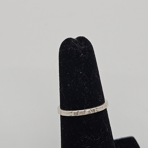 textured sterling silver stackable ring size 4.75 - Picture 1 of 5